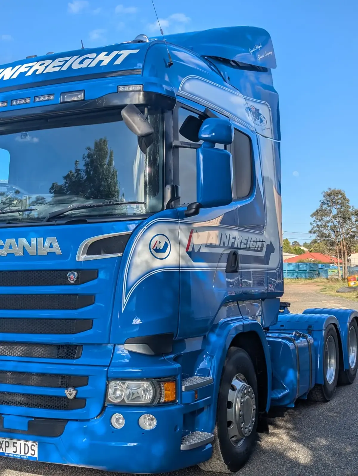 Prime mover finished in a blue fleet livery